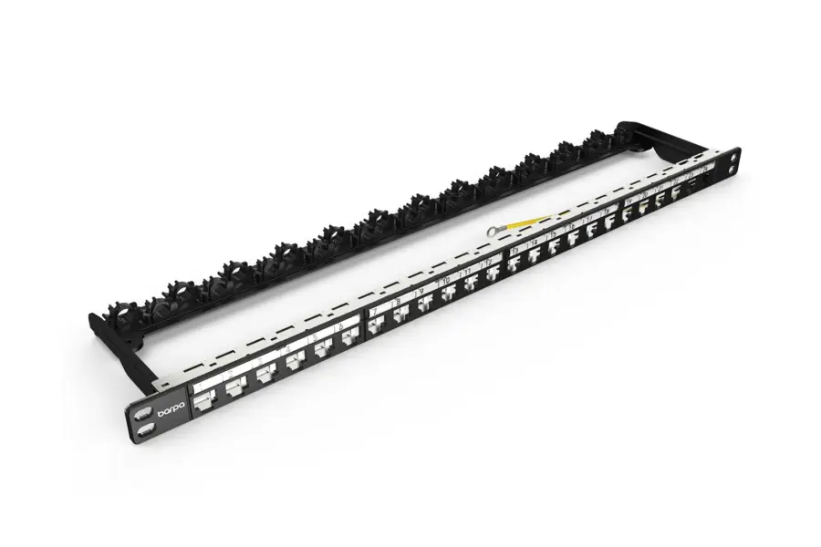 patch panel – empty – 24 ports